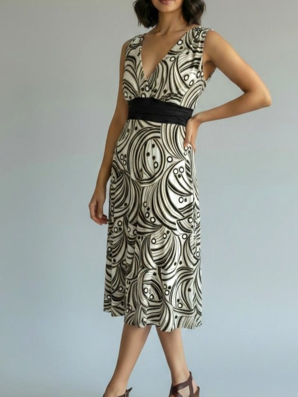 Black & Cream V-Neck Sleeveless Midi Dress